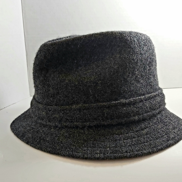 Wool hat - Picture 4 of 4